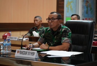 Pangdam XIV/Hsn Mayjen TNI Totok Imam Santoso saat vidcon bersama Kasad