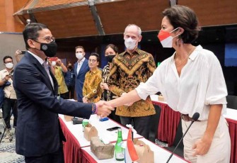 Menparekraf Sandiaga Uno bersama State Secretary of Education and Science of The Netherlands Gunai Uslu di Jakarta 
