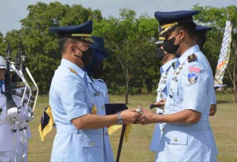 Danlanud Iswahjudi Marsekal Pertama TNI Irwan Pramuda saat sertijab Danskadron Udara 14 dan 15 