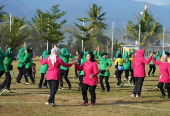 Olahraga bersama Persit KCK PD XVIII/Kasuari