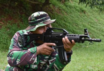 Latihan menembak prajurit Kolinlamil Jakarta, Rabu (21/9)