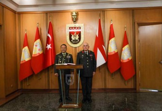 Kasad Jenderal TNI Dudung Abdurachman bersama Jenderal Musa Avsever di Turki 