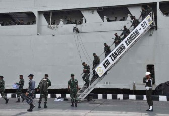 KRI Tanjung Kambani-971 saat berlabuh di dermaga Kolinlamil Jakarta, Jum'at (30/9)