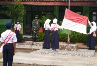 Upacara Bendera di SMPN 6 Ngawi