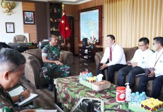 Pangdam Kasuari Mayjen TNI Gabriel Lema saat menerima audiensi Kakanwil DJPb PB 