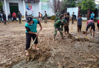 Pembersihan pasca banjir bandang