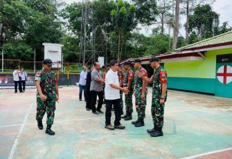 Direktur C Bais TNI menyambangi Satgas Yonif 645/Gty