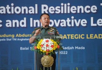 Kasad Jenderal TNI Dudung Abdurachman saat memberikan paparan di UGM Yogyakarta 