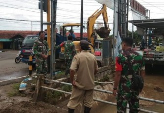 Normalisasi sungai di wilayah desa binaan