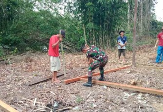 Pembuatan pondok TPU di perbatasan 