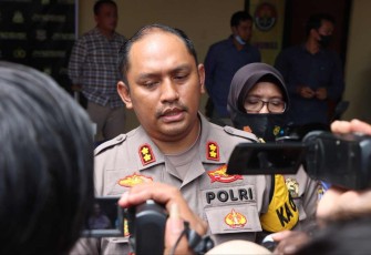 Kapolres Ngawi AKBP Dwiasi Wiyatputera saat memberikan keterangan pers 