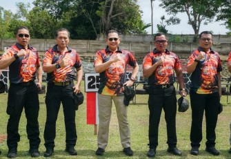 Ketua MPR RI Bambang Soesatyo saat lomba menembak Baladika di Serang