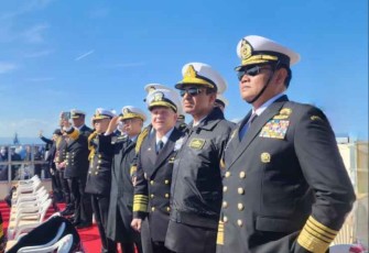 Kasal Laksamana TNI Yudo Margono saat berada di perairan Teluk Sagami, Yokosuka Jepang