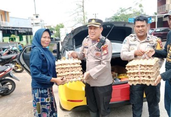 Bantuan sembako Kapolrestabes Makassar 