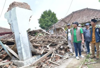 Gus Halim saat meninjau lokasi gempa Cianjur, Minggu (27/11)