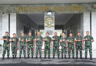 Danrem 073/Mkt saat menghadap Gubernur Akmil untuk mengadakan reuni alumni '97 