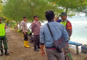 Berikan himbauan warga berhati hati saat mengunjungi pantai