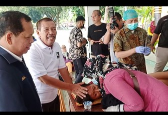 Isak tangis anak saat khitan di Kota Binjai