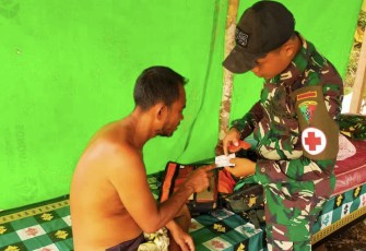 Pengobatan gratis satgas pamtas RI-MLY Yonif 645/Gty