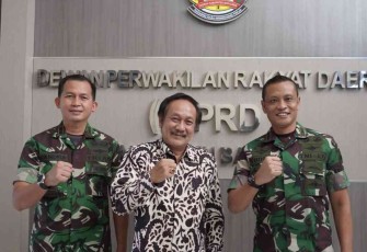 Foto bersama Ketua DPRD Banyumas 