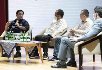 Erick Thohir saat menjadi pembicara dalam seminar AMSI DKI Jakarta 