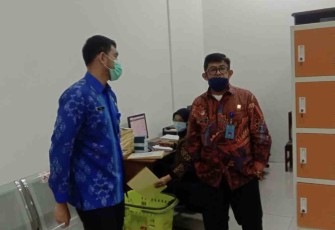 Kadiv Keimigrasian Ujo Sujoto saat monev di Kanim Tangerang 