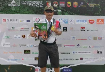 Lettu Arh Bayu Sekti meraih prestasi dalam kejuaraan menembak Eiger Championship level III Internasional di Bandung. Minggu (2/10) 