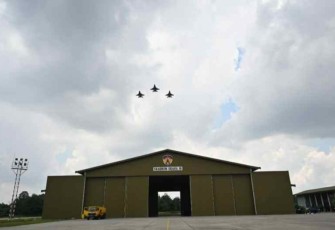 Pesawat F-16 Fighting Falcon lepas landas menuju Lanud Iswahjudi Madiun