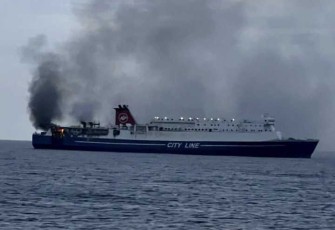 Kapal Motor Mutiara Timur 01 terbakar di perairan Pantai Selang Bunutan Karang Asem Bali