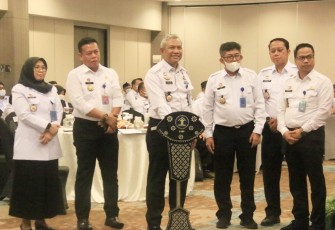 Tejo Harwanto saat membuka Rakor Kemenkumham Banten tahun 2022 di Aston Anyer Beach Hotel, Serang. Rabu (7/12) 