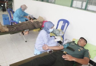 Donor darah Hari Juang TNI AD prajurit Kodim 1001/HSU-BLG, Rabu (14/12)