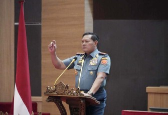 Panglima TNI Laksamana Yudo Margono saat entry briefing di aula Gatot Soebroto Mabes TNI Cilangkap, Rabu (21/12) 