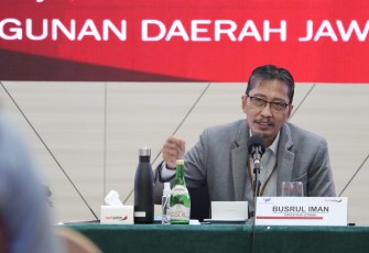 Dirut Bank Jatim, Busrul Iman.