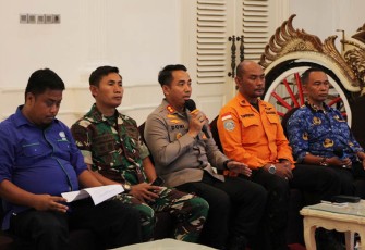 Konferensi pers update penanganan bencana gempa Cianjur di Pendopo Bupati Cianjur, Jawa Barat, Selasa (29/11).