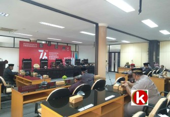 Rapat Paripurna DPRD Kabupaten Blitar Penyampaian Hasil Reses Masa Sidang II Tahun 2022 (foto : Faisal NR / Klikwarta.com)