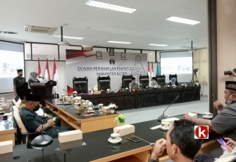 Rapat Paripurna DPRD Kabupaten Blitar, Jumat 24 Juni 2022. (foto : Faisal NR / Klikwarta.com)