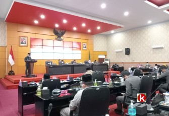 Wakil Walikota Blitar Tjutjuk Sunario Sampaikan KUPA PPAS-P Kota Blitar Tahun 2022 (foto : Faisal NR / Klikwarta.com)