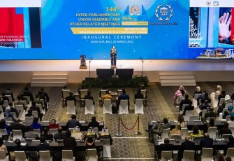 Ketua DPR RI Dr.(H.C) Puan Maharani saat memberi sambutan di Sidang IPU