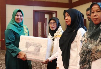 Peringatan Hari Ulang Tahun (HUT) DWP ke-23 dan Hari Ibu ke-94 Tingkat Provinsi Kepulauan Riau tahun 2022 di Aula Wan Seri Beni, Dompak, Kamis (22/12).