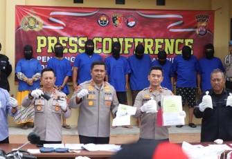 Kapolres Cilegon Polda Banten AKBP Eko Tjahyo Untoro saat konferensi pers