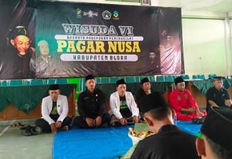 Gus Yusuf Pondok Lirboyo, saat memberikan Ijazah Kubro di Gedung PCNU Jalan Sumodarsono No.58, Kabupaten Blora, Jawa Tengah, Sabtu (8/10/2022).