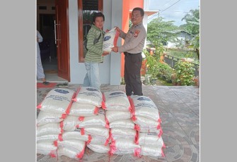 Polres Benteng saat salurkan beras untuk korban banjir