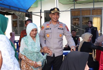 Polres Aceh Timur saat Gelar Pengobatan Gratis dan Pembagian Bansos