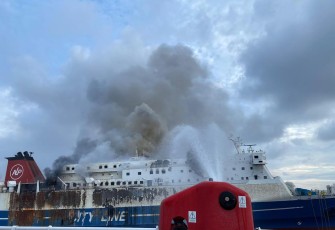 Pasca pemadaman api saat kapal terbakar
