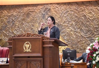 Puan pada Rapat Paripurna DPR di Kompleks Parlemen, Senayan, Jakarta, Kamis (15/12/2022).