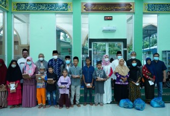 Wali Kota Tebing Tinggi Ir. H. Umar Zunaidi Hasibuan, M.M., saat melaksanakan Safari Ramadhan 1443 H/2022 di Masjid Al-Hasanah, Jl. Letda Sujono Kec. Bajenis Kota Tebing Tinggi, Jumat (08/04/2022). 