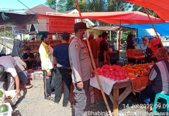 Bhabinkamtibmas saat Binluh Harkamtibmas dan Prokes