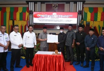 Rapat paripurna DPRD Kabupaten Lingga tentang Persetujuan RAPBD Kabupaten Lingga Tahun Anggaran 2023, yang digelar pada Rabu (23/11/2022).
