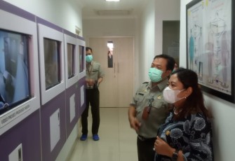 Anggota Komisi B DPRD Jawa Timur Agatha Retnosari saat melakukan kunjungan langsung ke Pusat Veteriner Farma (Pusvetma). 