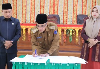 Pengesahan tiga Ranperda menjadi Perda oleh wali kota bersama Dewan Perwakilan Rakyat Daerah Payakumbuh dalam rapat paripurna di kantor DPRD setempat.